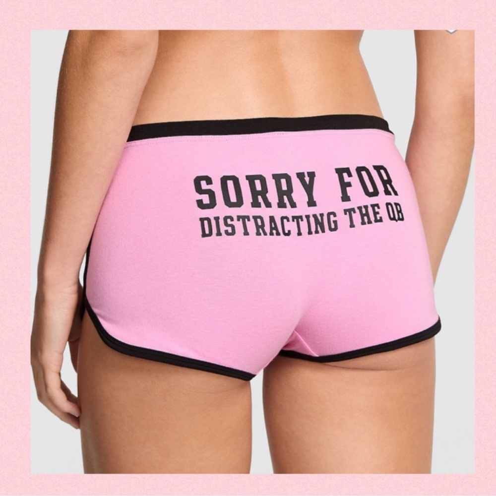 🩷🏈PINK VICTORIAS SECRET Cotton Dorm
Boyshorts Pink Black QB Graphic LARGE
